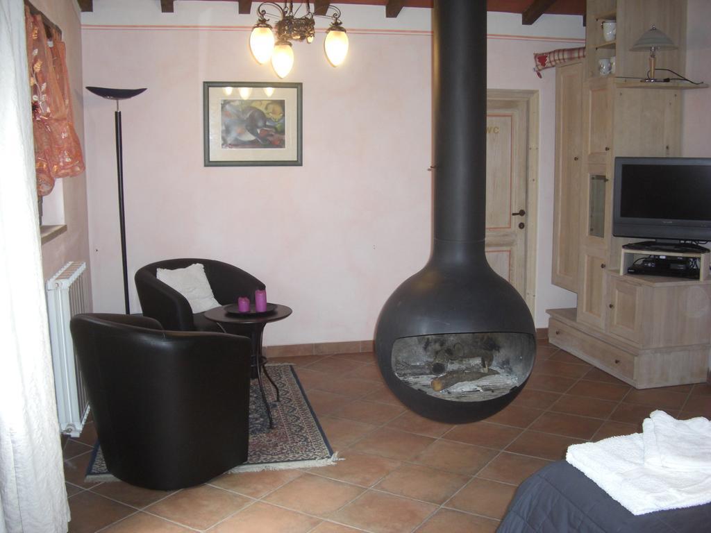 La Morosa Pension Castel Rigone Buitenkant foto