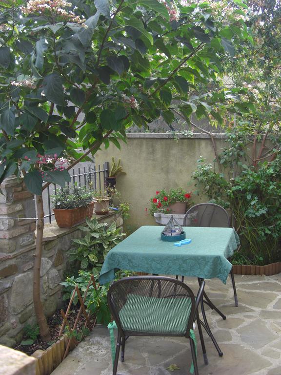La Morosa Pension Castel Rigone Buitenkant foto