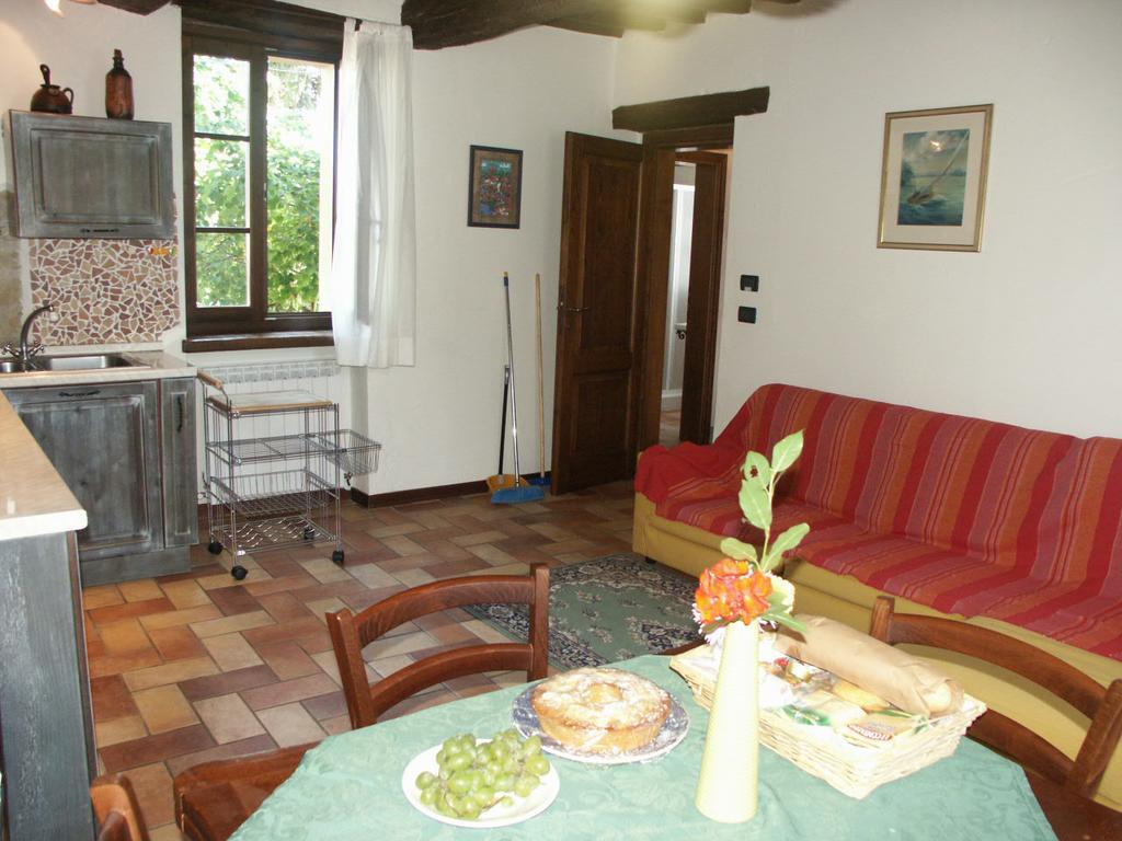 La Morosa Pension Castel Rigone Buitenkant foto